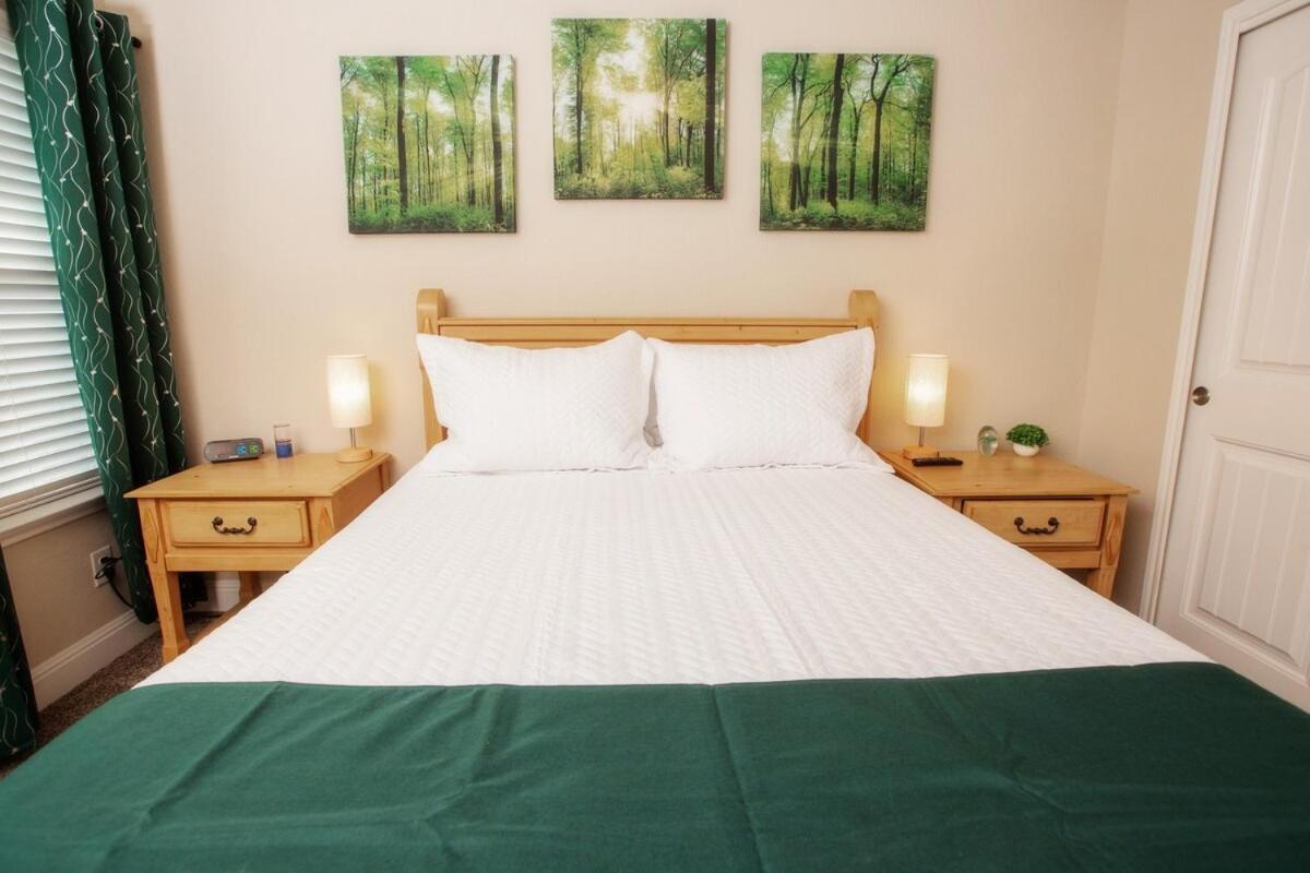 Family Spacious & Fun 2mins To Shooting Complex Yard Holiday home San Antonio