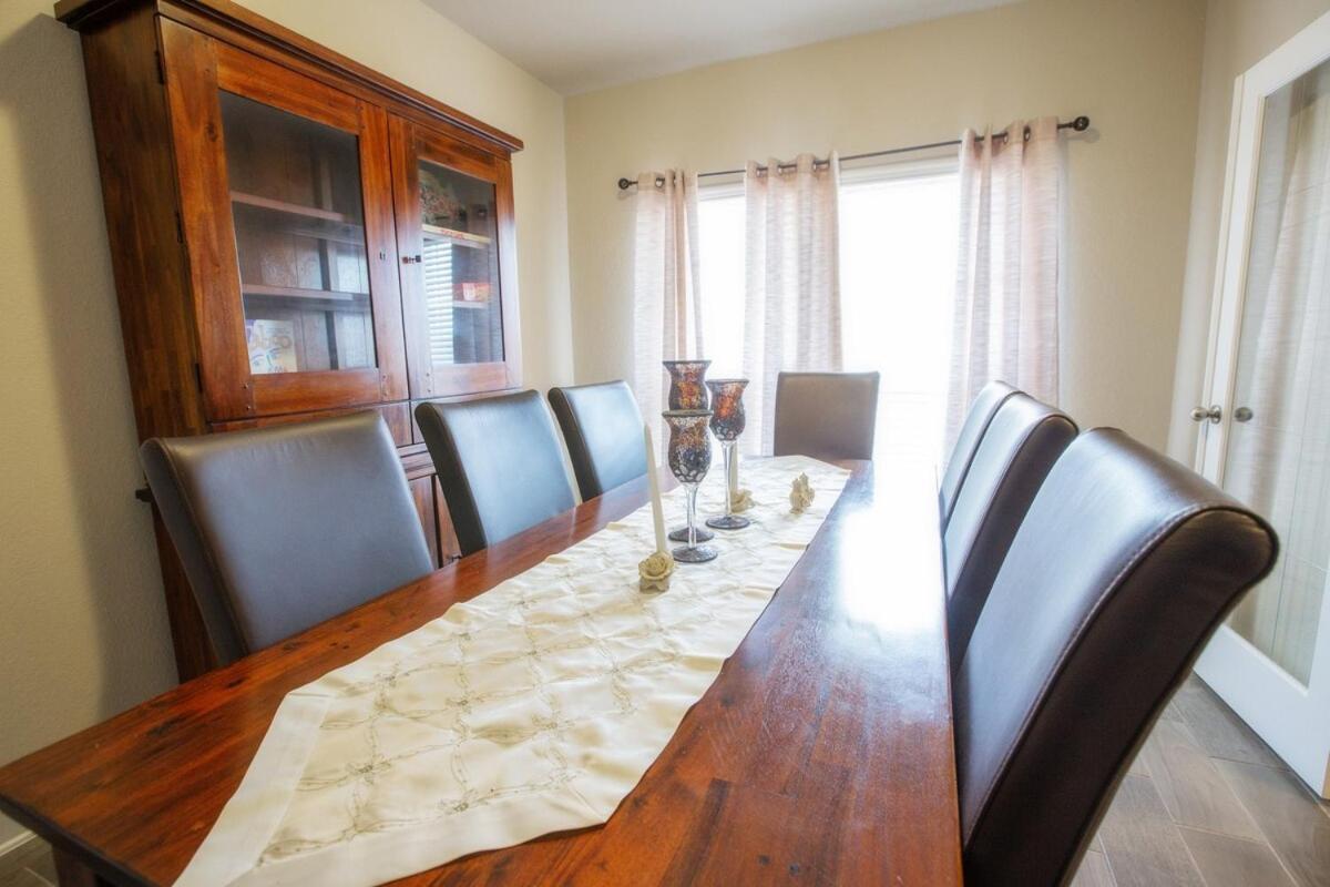 Holiday home Family Spacious & Fun 2mins To Shooting Complex Yard San Antonio