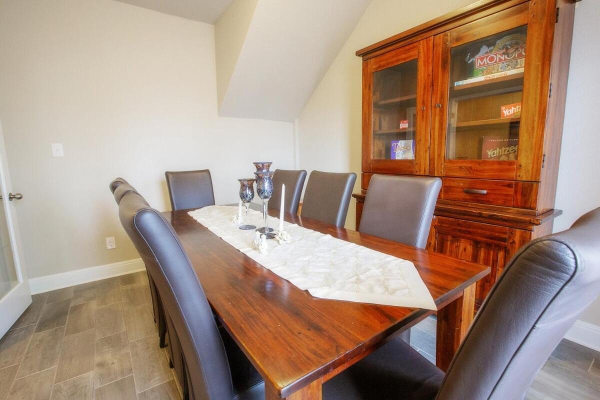 Family Spacious & Fun 2mins To Shooting Complex Yard * San Antonio