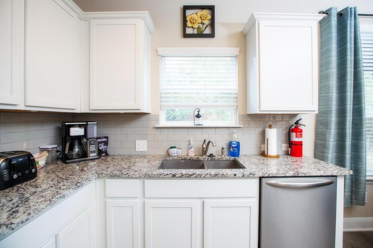 Family Spacious & Fun 2mins To Shooting Complex Yard